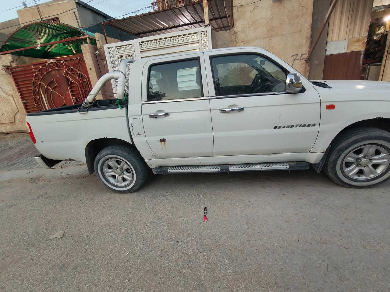 بيكب ابيض ٢طن شيري تا يكر ابيض موديل٢٠١٧ استلام شركت زمزم مكفوله السنويه جديده كربلاء وبسعر ٧٥ السنوي بسمي مشروع وطني ***********
