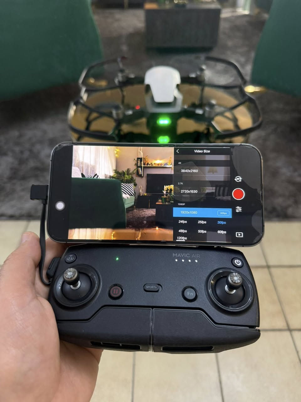 اصدار ماڤيك اير Mavic Air 

كاملة مع جميع الملحقات 

منصة شحن بطاريات 
شاحنة اصلية DJI 
بطاريات عدد 2 
واحد بعدة بالليبل مو مستعمل 
تصوير 4K
بدقة 3840/2160
تصوير فوتو / فول HD
درع ريش ( مانع صدمات ) تكدر تطيرها بدونة جدا طبيعي 
Ultrasonic حساس مستشعر الارتفاع 

نضام Vision Positioning / Sensors 
يساعد الدرون يثبت نفسه بالجو بدون GPS
يمنع الانجراف (drifting) ويحافظ على الثبات

جميع التفاصيل مرفقة بالصور 

السعر : 380 الف 
المكان بغداد 
لا يوجد توصيل (( لا يوجد )) 
اني هااوي مو صاحب بيج ماعندي اي تعامل مع شركات التوصيل


**إذا كنت صاحب هذا الإعلان وتريد حذفه لأي سبب، رجاءا أرسل رسالة إلى الدعم الفني**