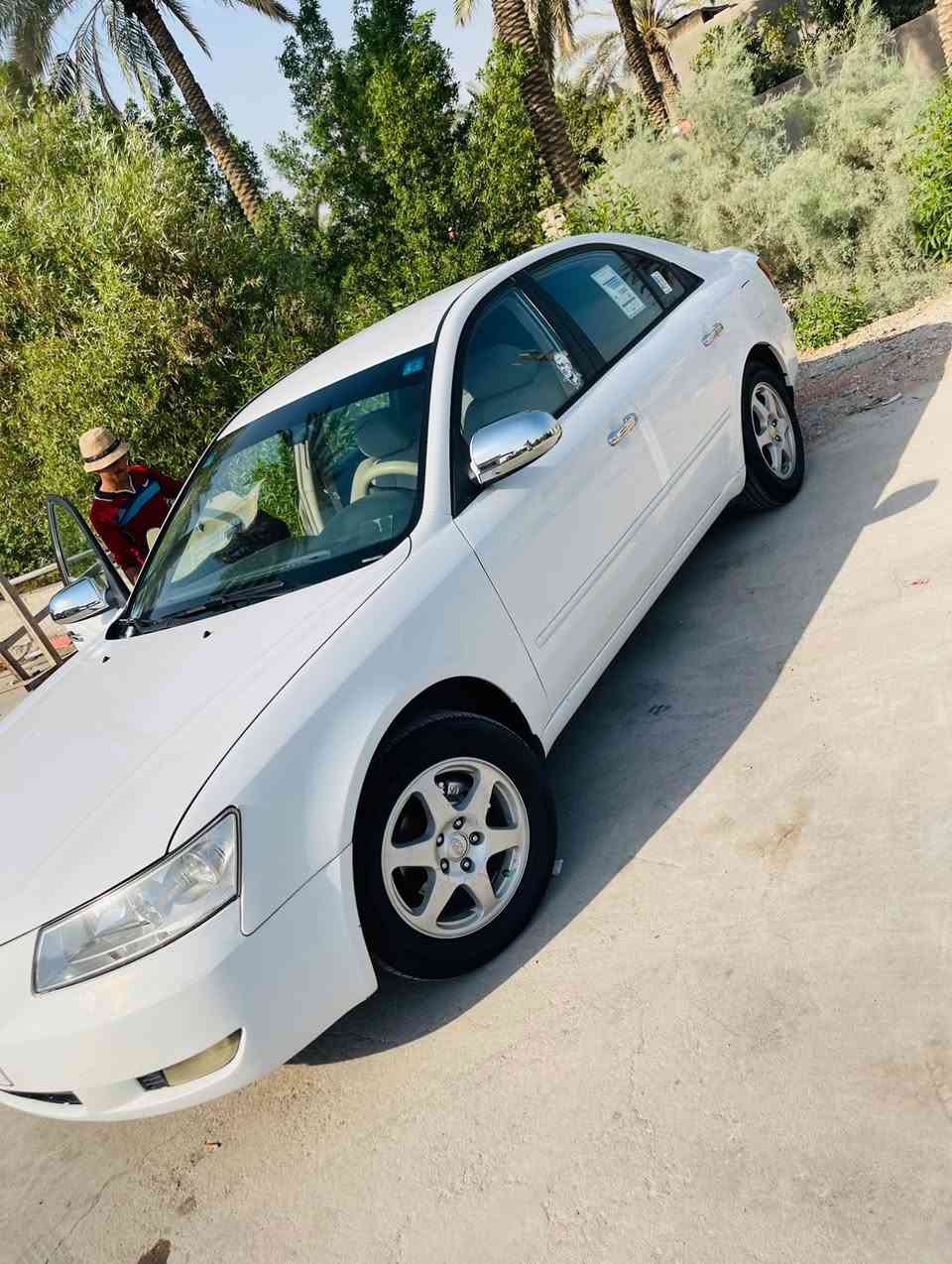 السلام عليكم سوناته موديل 2007 رقم بغداد انكليزي 
السياره جاهزه من كلشي مكينه وكير وحداديه وتبريد تخم تاير السياره بيه باب صبغ وخشم الجاملغ الامامي فقط مكان السياره بالحله ورديه خارج ***********
