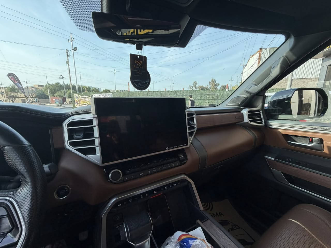 تيوتا تاندرا للبيع  موديل 2023 
ماشي 77.000 كم
فول مواصفات كابستون  1794 معروفه مواصفاتهة جوبلسات ضربتهة من وره بالجاملغ الايمن مال بدي مغلفه جاهزه 
***********
