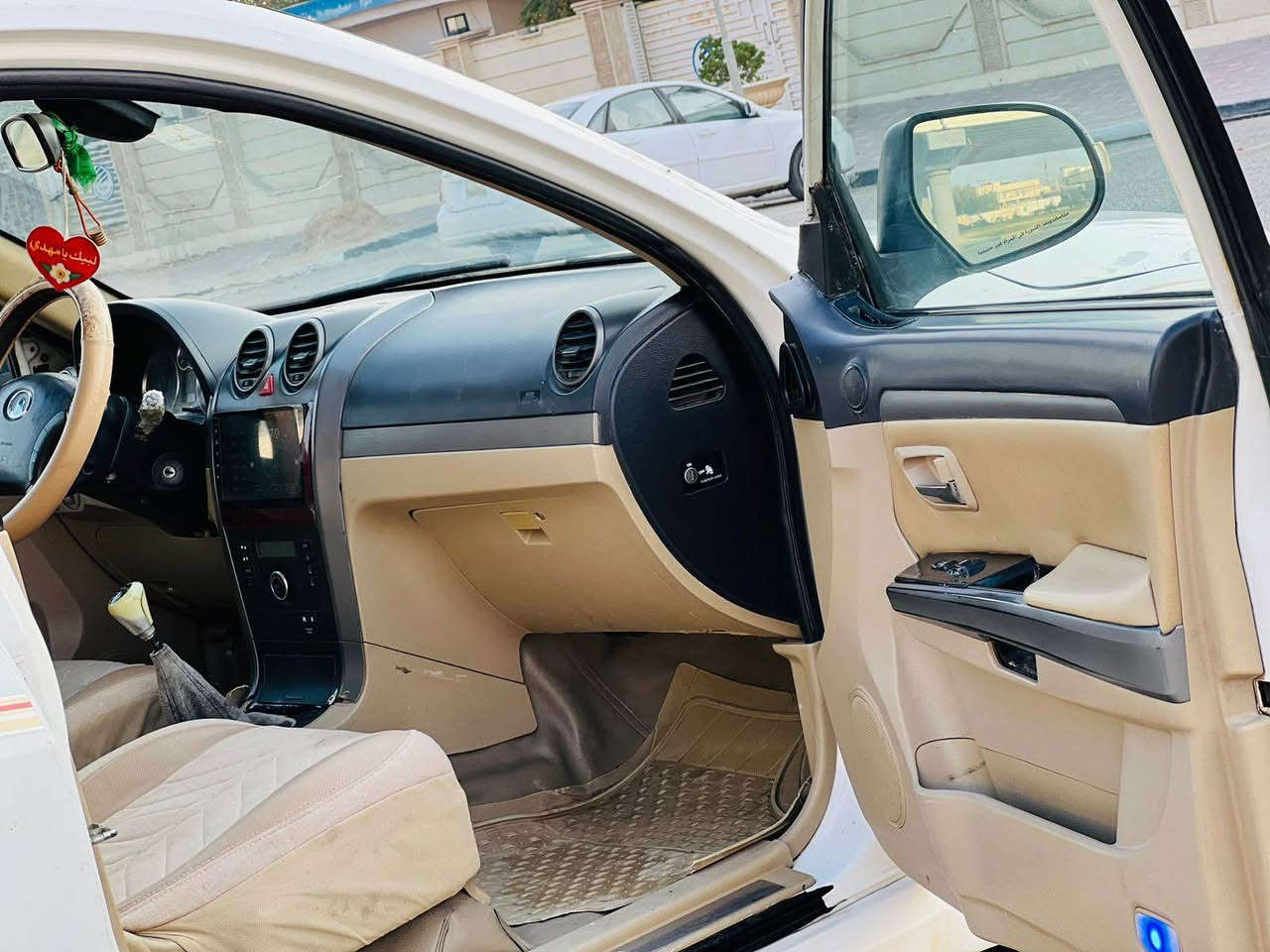 ريفال مديل 2013 سعر 50وبيه مجال للاستفسار الاتصال *********** مكفوله من ضربه وتبديل بيهه صبغ نص باب  ولباقي مكفول مواصفات داخل بيجي تحكم ستيرن حساسات خلفيه مري كهربائي شاشه يباد كامره دواره مكينه 2400مكينه وكير مكفولات حداديه جديدهه تخم تاير جديد تبريد شغال ثلج سياره جديده وجاهزه وأي نقص مابيهه رقم نكليزي سنويه 30مشروع وطني مكان سياره كربلاء المقدسة كربلاء, العراق
