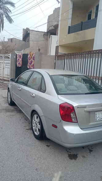 يا الله السلام عليكم ورحمة الله وبركاته 
سيارة سوزوكي فورينزا موديل 2007
لون رصاصي رقم بغداد مشروع وطني
محرك و كير وضفاير في حالة جيده
تبريد شغال ومنضومة كاملة جديده ذاك الموسم شديتها وحالياً انزرف عندي البوري وطار الغاز فقط هذا يتبدل 
حدادية صدر امامي خلفي في حالة جيده
تخم تايرات ممتاز ويل كب في حالة جيده 
ادامة كاملة مكملة للمحرك عندي صوره للصرفيات 
كهربائيات كلشي شغال وبالمضبوط 
كشرها حلو بس يرادله شويه ترتيب مثل ما موضح بالصور
السياره عليها غرامات 200 الف ينزل من سعرها
السعر : 55 
الرقم : (***********)
مكاني : بغداد
