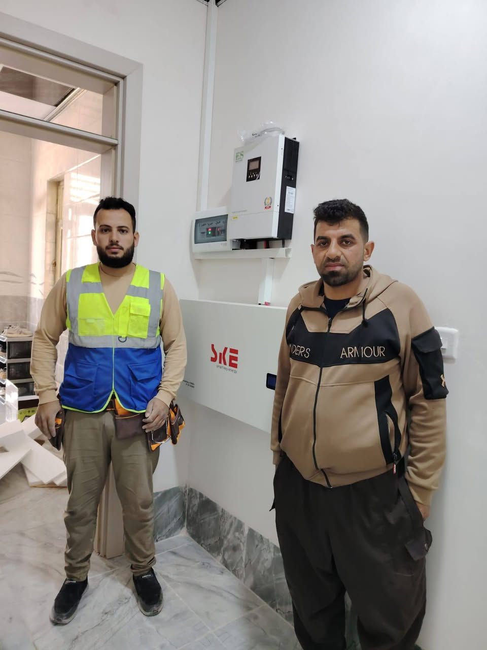 ✨ إنجاز جديد من شركة الحجاب للطاقة الشمسية ✨
📅 بتاريخ: 2026/3/12

تم بحمد الله تركيب 3 منظومات طاقة شمسية في قرية الخانوكة 📌

وبمواصفات عالية الجودة:

🔹 المنظومة الأولى: علي عواد محمد 

🔹 المنظومة الثانية:خالد عواد محمد

🔹 المنظومة الثالثة: عبدالله عواد محمد

⚡ مواصفات المنظومات:

🔋 بطارية ليثيوم من شركة SKE
▪️ 8,000 دورة شحن
▪️ عمر افتراضي طويل وأداء ثابت
▪️ أمان عالي وكفاءة ممتازة #ضمان 5 سنة
------------------------------------------------------
⚡ انفيرتر كرواط جناحين (GROAT)
▪️ يتحمل 28 أمبير #ضمان 1 سنة 
▪️ أداء قوي وتحمل عالي للأحمال
▪️ مناسب للربط مع بطاريات الليثيوم BMS
    
-------------------------------------------------------
☀️ ألواح شمسية 615 واط
▪️ كفاءة عالية في توليد الطاقة
▪️ أداء ممتاز في الأجواء الحارة
▪️ جودة عالمية #ضمان 15 سنة
--------------------------------------------------------

🔥 ما يميز شركة الحجاب للطاقة الشمسية:

✔️ مواد ومعدات من مناشئ مختلفة وموثوقة
✔️ جودة عالية واعتمادية طويلة
✔️ أسعار منافسة تناسب الجميع
✔️ تركيب دقيق وخبرة في التنفيذ
✔️ ضمان حقيقي وخدمة ما بعد البيع

📌 شركة الحجاب للطاقة الشمسية
📍 العنوان: الشرقاط – أسديرة الفياض
📞 رقم التواصل: ***********

☀️ نحو طاقة نظيفة وتوفير مستمر مع شركة الحجاب للطاقة الشمسية 🔋
