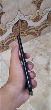 ايفون اكس ار • ١٢٨ • بطاريه ٧٥