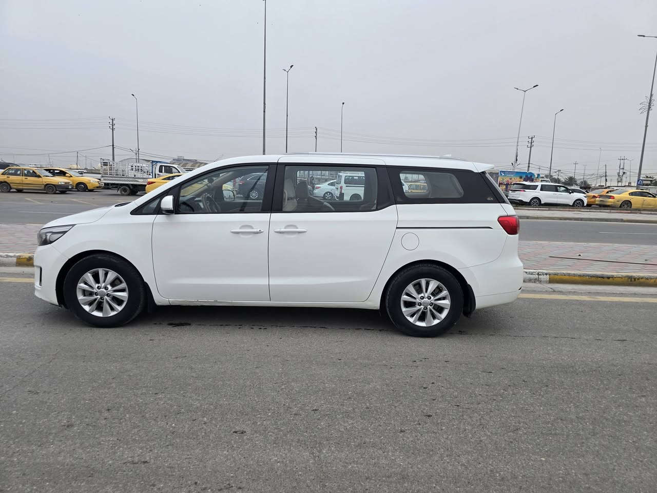 يا الله اللهم صل على محمد وال محمد سياره سيدونا موديل 2018 والد خليجي رقم بغداده سياره بيها ثلاث قطع كلير اثر شخوط سياره جاهزه من الدعاميه للدعاميه كير محرك تبريد الحداديه كفاله سعر السياره ب 197 وبيها مجال بسيط العنوان كربلاء رقم الهاتف ***********
