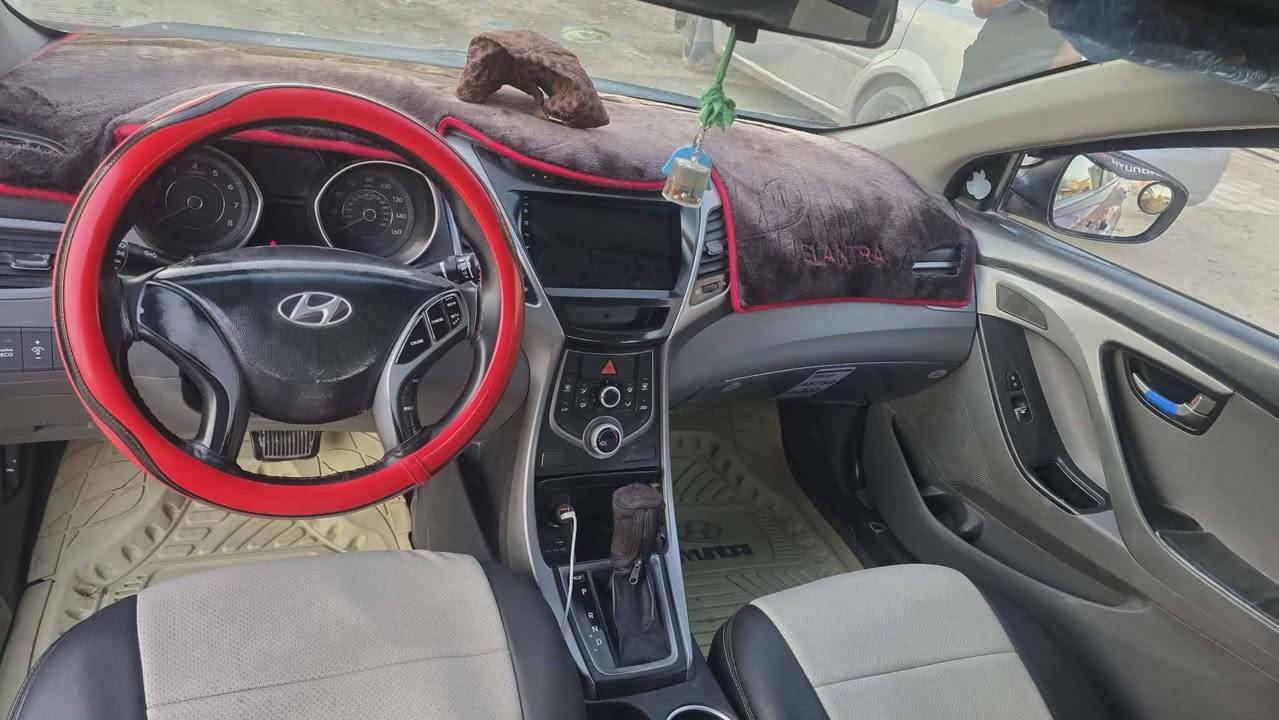 سلام عليكم الانتره للبيع موديل16 امركي كير ومكينه كفاله سياره بيه 4 قطع ابيع احزام صبغ سياره مكفوله من الضربه سونار مرفق مع صور رقمه بغداد نكليزي جديد بسمي سنويه 31 تحويل ثاني يوم مكان السياره بابل هاشميه سعر 97 بيه مجال قليل حك الجيه  عل فيس مامتواجد هاذه رقمي ***********
