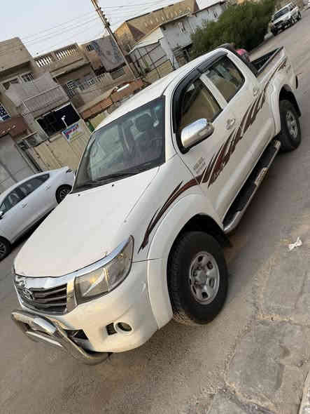 السلام عليكم للبيع تيوتا هايلوكس موديل 2013 كير عادي مكينه كير خير من الله لا تنقيص ولا تبغير مفتوحه بس بشرط رقم اربيل سنويه جديده هزه جديده تروح كبل تحول بيها صبغ اثر الشريط اني ابيع حزام وسونار بل منشور وبيها طخه بل مدكر المامي تجي تشوف السياره وقتنع وبيها كم رصعه بل قماره سعر السياره مناسب 159 ورقه مكاني بغداد حي البنوك الأستفسار *********** سياره جاهزه صدر جديد تخم تاير تبريد ثلج تتفه شغاله كلشي بيها شغال ماشيه 290 اخوان ارفعو المنشور بكلمه طيبه وتحياتي للجميع
