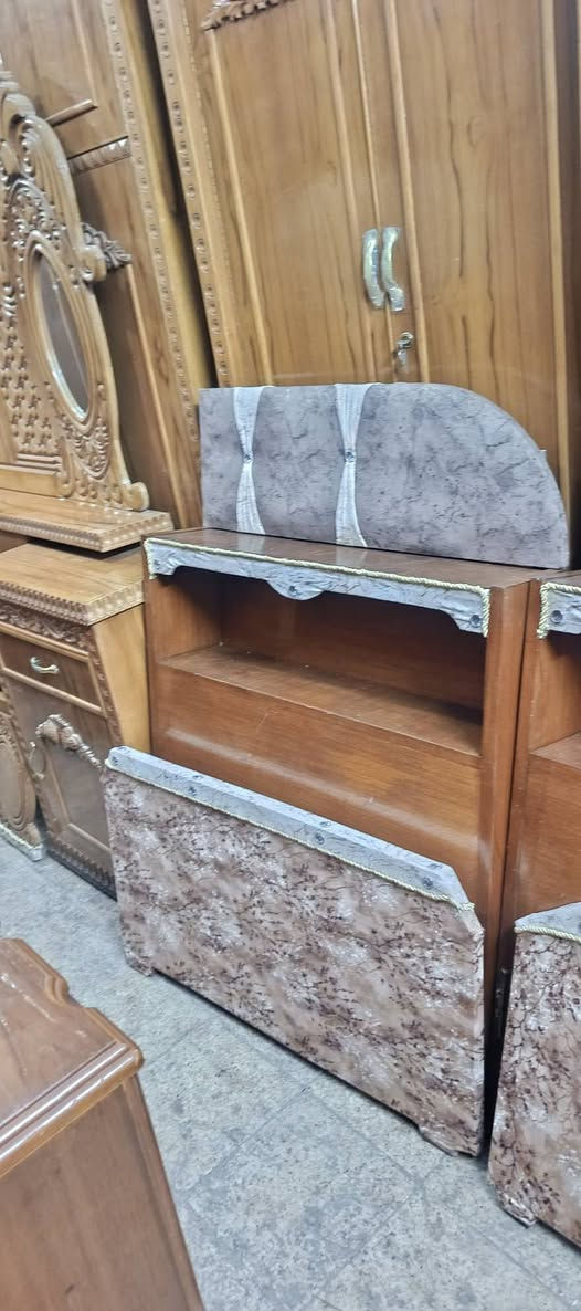 تخت نفر واحد صاج شغل توصي ثقيل جاهز عدد 2 سعر الواحد 65 قفل تواصل خاص ***********
