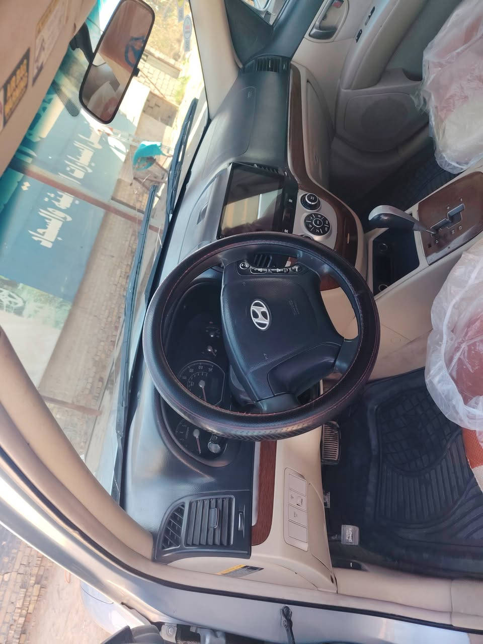 السلام عليكم
للبيع سنتافي موديل 2007  وارد أمريكي ضرر جاملغ وبنيد بدون داخل محرك v6  /  سياره جديده كلش
كير محرك حداديه تبريد كله جديد رقم بغداد تحويل مباشر
   السعر 97 وبيه مجال العنوان بابل ***********
***********
