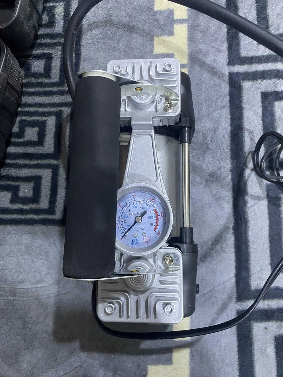 السلام عليكم
نافخ عجلات سيارات او دراجات للبيع السعر 13 الف مكاني ديالى بعقوبة
 الجهاز بعده بيه جيس ما مستخدم اجاني هدية فما مستخدمه ملحقاته مع للعلبة كاملة وياه


**إذا كنت صاحب هذا الإعلان وتريد حذفه لأي سبب، رجاءا أرسل رسالة إلى الدعم الفني**