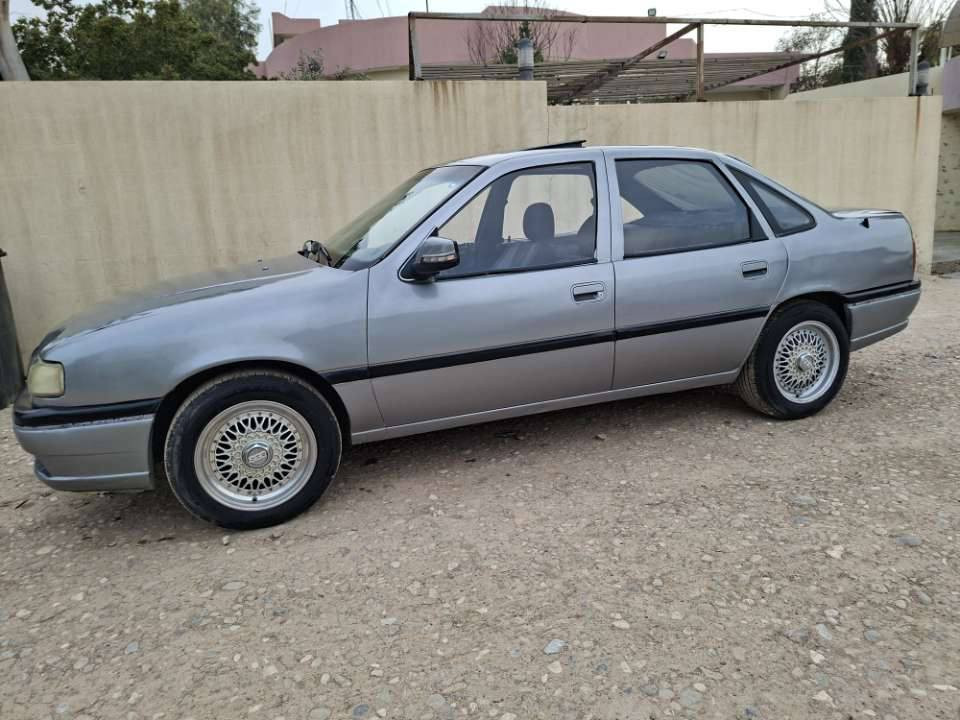 مۆدێل 1993مەکینە18
هەزەی بەسەرنەچوە سەنەوی 2030 بەناوی خۆمە

گێڕومەکینەو کارەبایاتی  هەموی بێعەیبە وەرگەڕاو بڕاوەبەشەرت سەیارەکە خاوێنە هیچ مەسروفی تیانیە پێشو پشتی جەمپی خەفیفی هەیە 
 سعر 37ژ.م ***********
