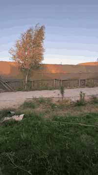 دار مع مشتمل للبيع 
المساحه 2دونم منها 900 متر طابو زراعي و 4100 عقد زراعي 
العنوان ابي غرق خلف مجمع الكوثر  
للاستفسار اكثر ***********
