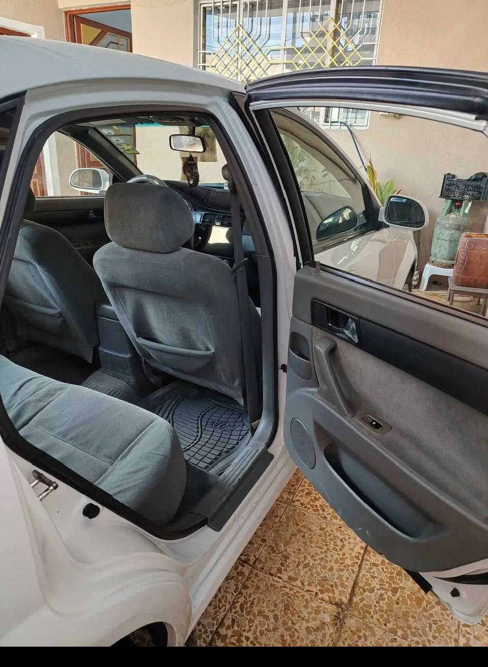 السلام عليكم 
اوبترا 2011 للبيع
بدون صبغ سياره نظيفه مال البيت 
 وباسمي رقم سنويه جديد 
 هزه جديده كابون بنزين 
فول بس جير عادي 
 تبريد تدفئه سياره جاهزه 
السعر 85 ورقه وبيها مجال 
اي استفسار الاتصال على الرقم 
***********
