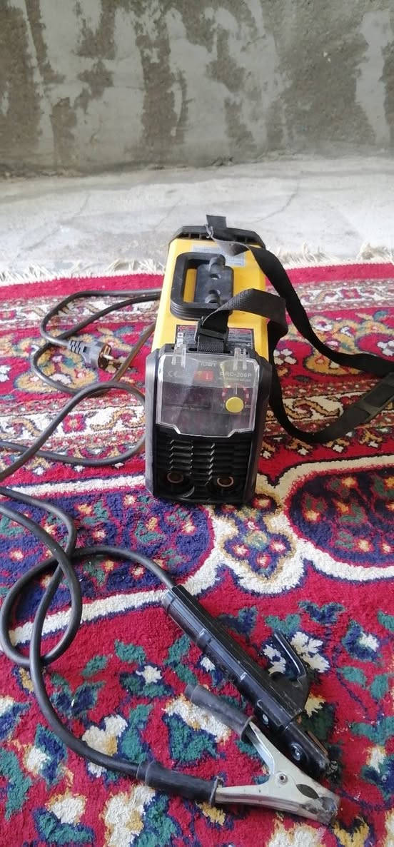 سلام عليكم ورات مكينه لحيم الوير وحد مترتن وثني مترونص ولمكينه كفر شلع ١٥ الف قفل مكان كربلاء ***********
