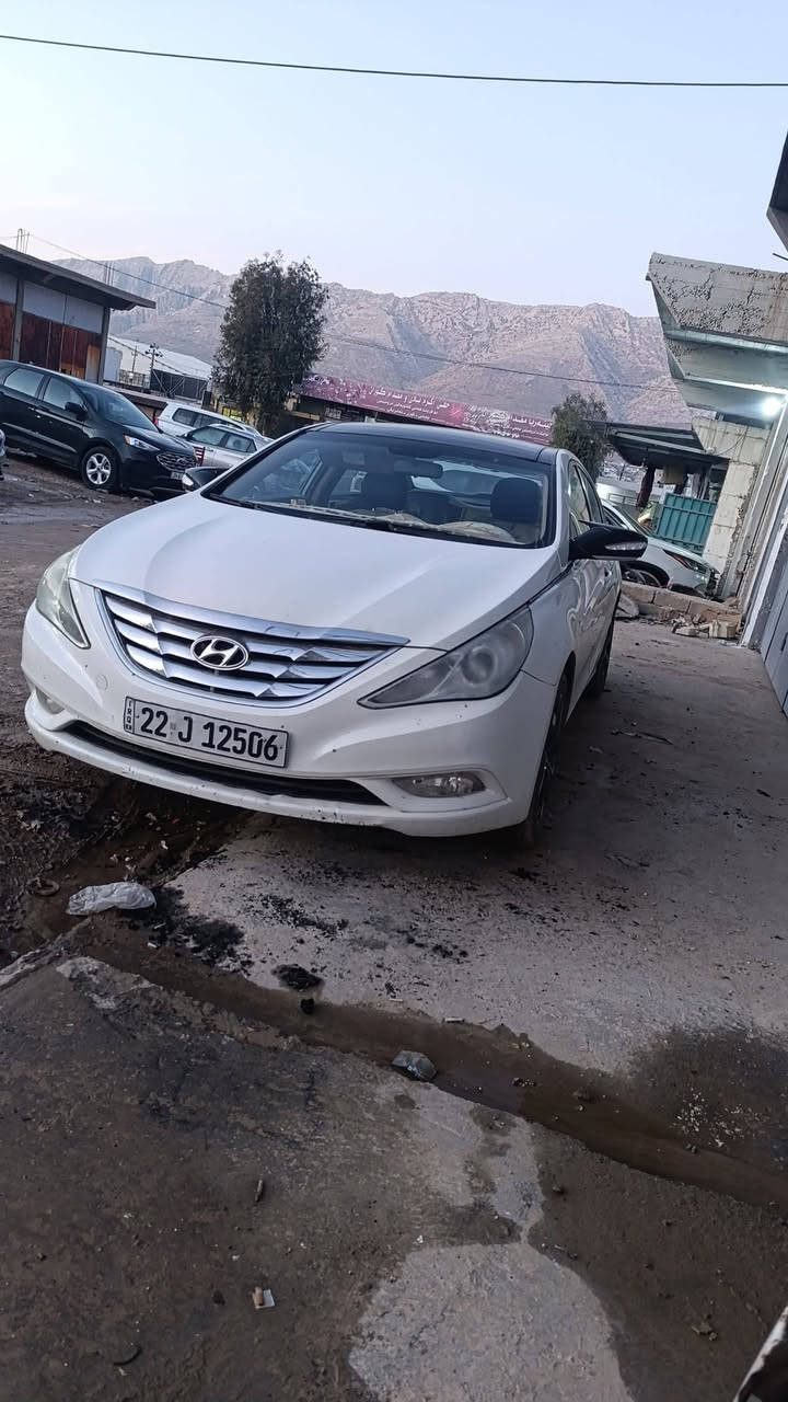 سياره سوناتا موديل 2011
سقف بانوراما اسود 
گير و محرك بشرط 
محرك دوش 4 سلندر 2.4
حرف Lصبغ
ايرباكات مفتوح 
سعر 95$ مجال
رقم موبايل و واتس اب :***********
