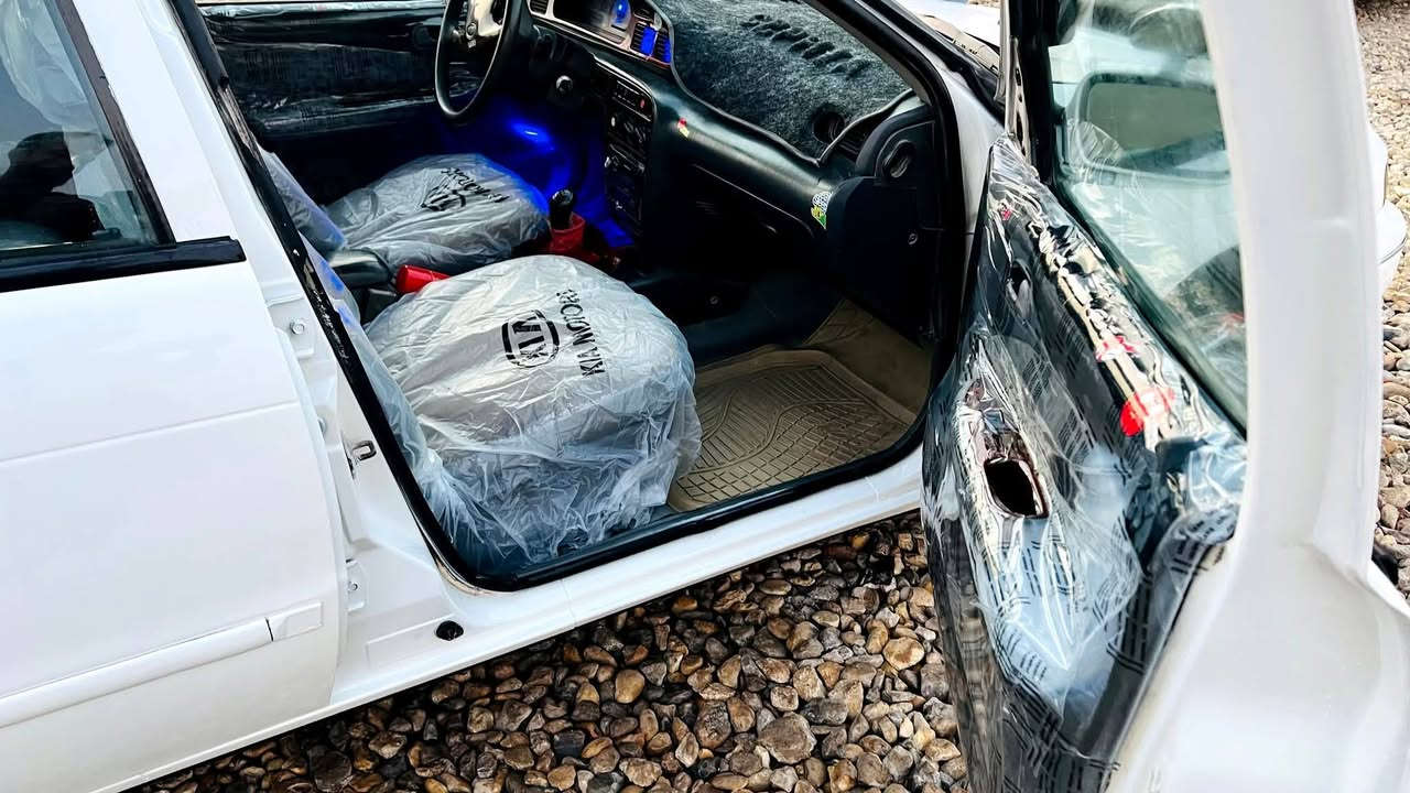 البيع كيه سيفه رقم بغداد  موديل 96 مشروع وطني سنويه لل 28سياره مكفوله كفاله عامه من  كص وضربه مكينه مفتوح كير عادي حدادية اماميه خلفيه جديده تخم تاير جديد كهربائيات كلها شغاله مسجل سماعات جام شغاله دومشه جديده  مصبوغ عام الجماليه فقط سياره متعوب عليه سعر 36وبيه مجال للشراي واسط الاحرار ***********
