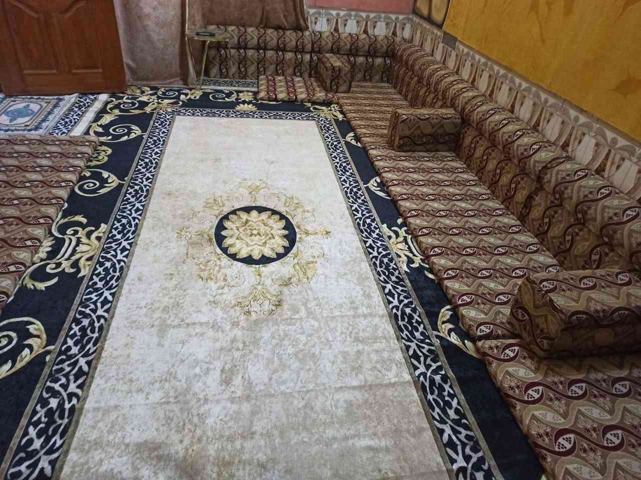 السلام عليكم ورحمة الله وبركاته
ديوان للبيع جديد وما بي اي ضرر
وهاي الصور وانت كلب براحتك 
الشراي يتصل واني خادم
سعره ب١٦٠ وبي مجال 
العنوان ذي قار سوق الشيوخ
للاستفسار الاتصال على الرقم التالي
***********
***********
