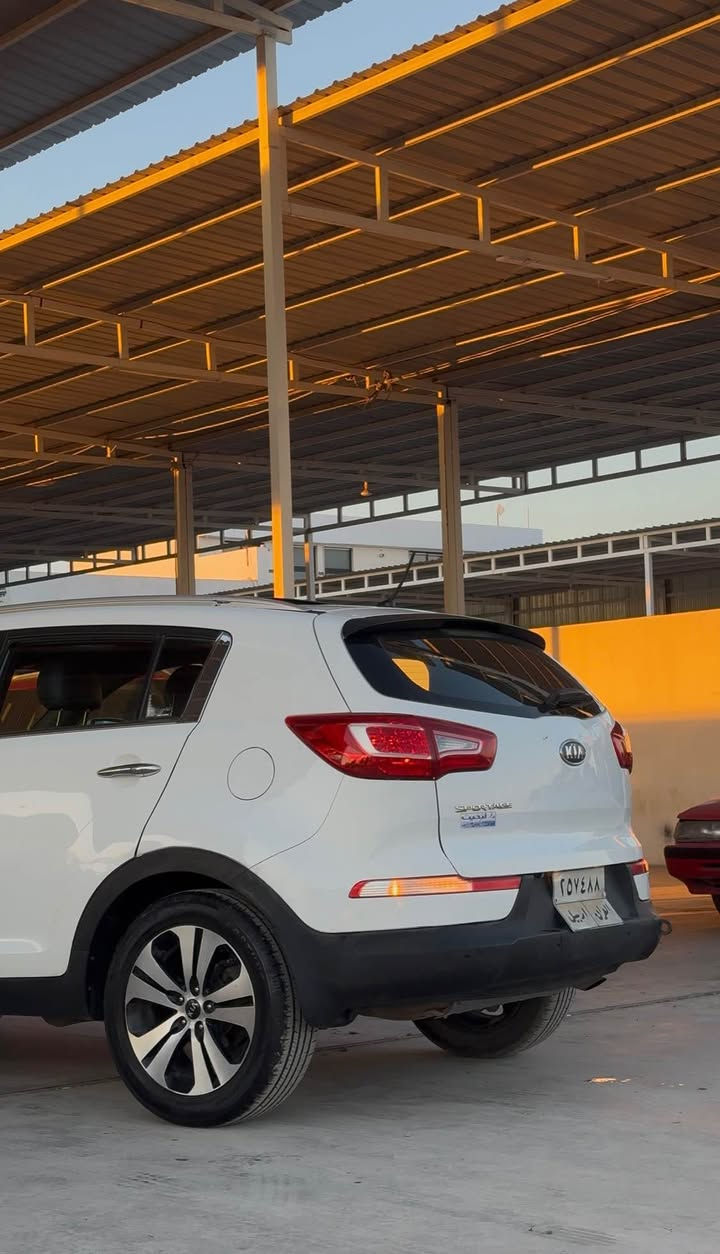 كيا سبورتج 2012 فول بنوراما
سعر 128 ورقة مجال 
صبغ قطعتين بدون دواخل مكانين تعديل بارد
سيارة حلوة جاهزه كاملة
عنوان قضاء بردرش / دهوك
تلفون واتساب
*********** الحمدانية, نينوى
