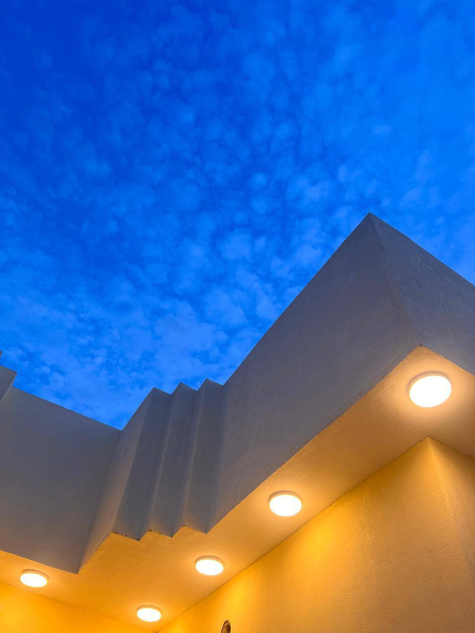 🟣 دار للبيع 🟣

1️⃣ المساحه/١٥٠ متر 
2️⃣ العنوان /النعيسه 
3️⃣ السعر / ٩٣
4️⃣ تفاصيل/غرفتين..صاله ..ديوان..كراج..صحيات..مطبخ حار بارد قريب الشارع العام ٦٠٠ متر 
5️⃣  نوع العقار /ملك صرف ٢٣
6️⃣ للاستفسار
📞 *********** ابو محمد الحلفي
📞 *********** ابو احمد المياحي
     🏚️ مكتب عقارات الاكرم 🏠
