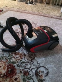 مكنسه كهربائيه للبيع ثريات عدد ٢ رقم الهاتف 07703259530