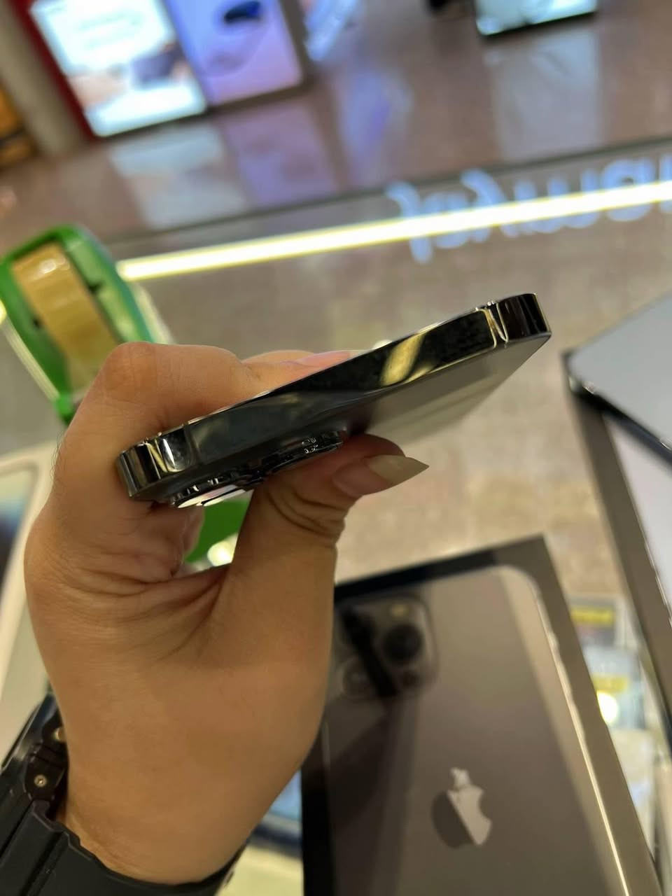 السلام عليكم ايفون 13 bro max بطاريه85 ذاكره 256 الكارتون مال جهاز موجوده للبيع السعر ٦٥٠ مجال قليل مكان حله ابي غرق ***********
