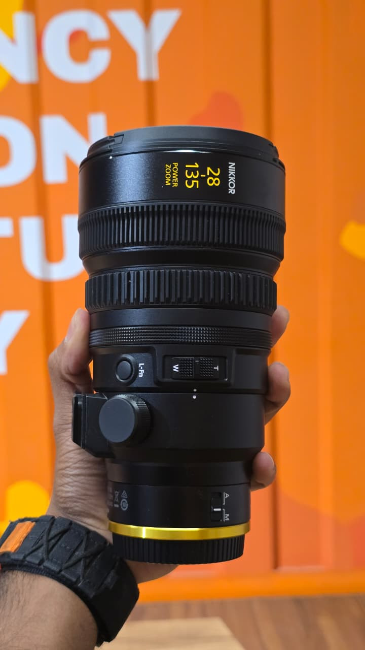 عدسة NIKKOR Z 28-135mm f/4 PZ
عدسة NIKKOR Z 28-135mm f/4 PZ
الفل فريم  (Full-Frame)
Z Mount يعني لكاميرات النيكون ولكاميرات السينما الريد الحديثة وهاي اول عدسة سينما فول فريم من نيكون
Power Zoom زوم كهربائي داخلي
العدسة مخيفة ومفيدة بكل الاستخدامات
استخدام مرة وحدة فقط يعني 100% جديدة
السعر $2,500
او 3,800,000
ثلاث ملايين و 800 الف دينار
للتواصل على الماسنجر


**إذا كنت صاحب هذا الإعلان وتريد حذفه لأي سبب، رجاءا أرسل رسالة إلى الدعم الفني**