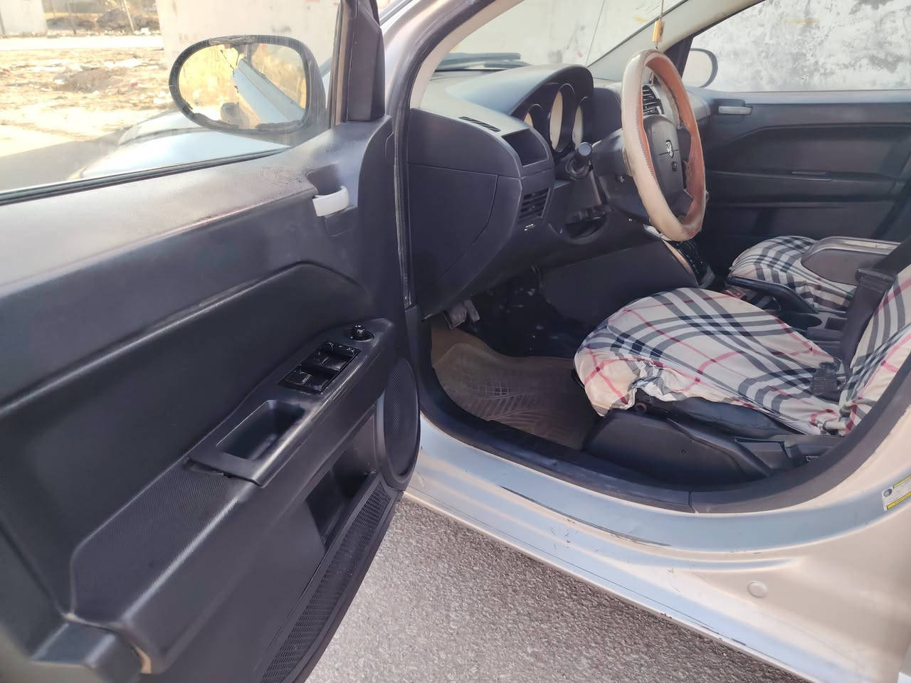 يا الله
.      بيع فقط 
دوج كاليبر موديل 2008 اوتماتيك
رقم بغداد دولي انكليزي سنويه وهزه جديده ل 2030 السياره جاهزه ونضيفه حجم محرك 2400 
بيها قطع صبغ ابيع حزام بدون دواخل شرط اليدور سياره مال جنيان للعائله والسفر هاي تفيده 
 الشراي يتصل ***********
مكان السيارة النجف الاشرف 
السعر  55 $ ورقه
