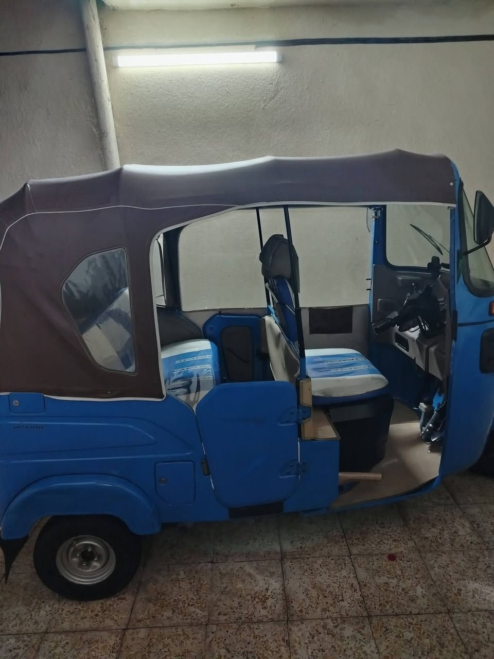 سلام عليكم تكتك لل بيع 2022 شهر8 مرقم لوحه وسنويه كفاله كشره ومحرك العنوان ميسان العماره *********** تخم تاير جبلي تكتك خير من الله
