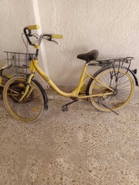 الذهبي ب50والاصفر ب75الرقم 07808145432