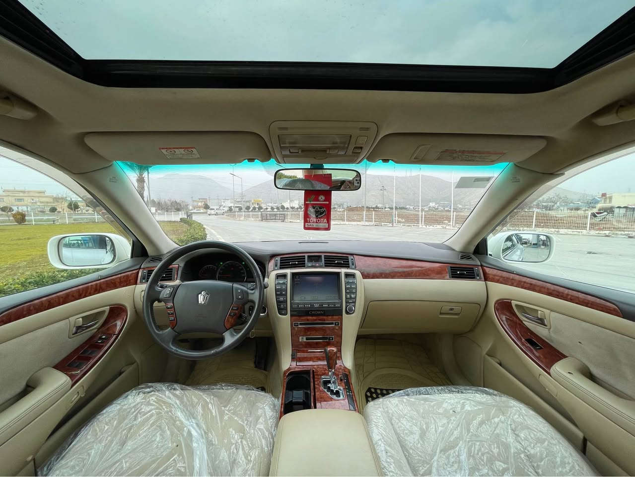 سلام علیكم 
شاهینە ڕۆیاڵ  ٢٠٠٥ی ١٨٢
بڕاوە وەك ساغ جوانە 
پاشای جادەوبان  بەسمە 
ناوزەرد 
كامیڕە 
شاشە
سڵایت
حاسەی پشت و پێش 
دەبڵ گێڕ
ساردی و گەرمی 
كامل مەسرەف كراوە تایەی تازە 
ویل بیلاد نەوتی 
هەیكەلی و ناوی زۆر جوانە 
ڕووبەڕووزۆر جوانترە 
شوێن ڕانیە 
نرخی ٥٤ كەمێك 🤏معامەلە 
تكایە مشتەری نی یان زۆرت حەز لێنیە  تیل مەكە 🙂
*********** رانية, السليمانية
