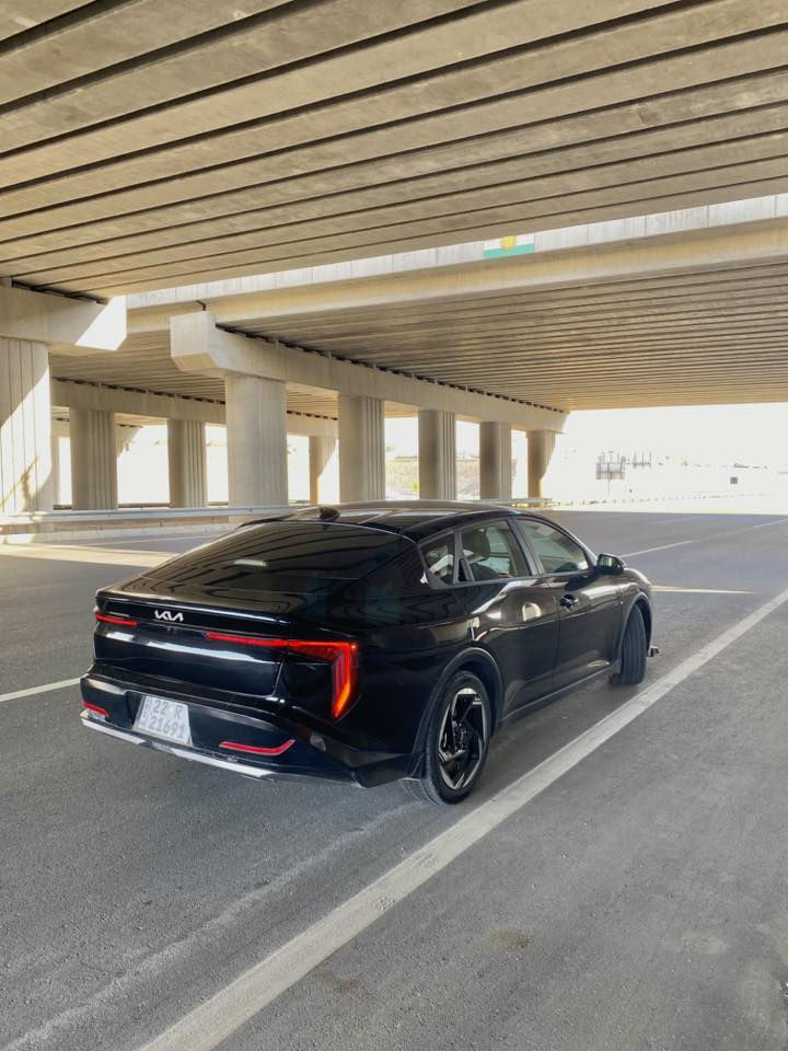 السلام عليكم
Kia K4 2025

محرك دوش 2000 مواصفات Ex 

رادارات 360 درجة توقف ذاتي امامي و خلفي 

قيادة ذاتية حفاظ على المسار 

نقاط عمياء 

شاحن لاسلكي 

تبريد قطعتين 

انارات داخلية 

تدفئة مقاعد و ستيرن 

تشغيل عن بعد 

مودات قيادة 

هاند بريك بصمة 

تحكم كامل بالاستيرن 

وباقي هواي مواصفات … 

حادث السيارة / 

صندوق صبغ فقط وبالصور موضح 

غير هذا السيارة حتى تعديل بارد مابيها 
بدون ايرباك  وحتى بدون رصعات ، ماشية 18 الف ميل 

رقم السيارة اربيل ومكانها اربيل تحويل مباشر 

سعر السيارة 178 ورقة وبيها مجال ان شاء الله

وهذا رقمي موجود واتساب 

***********
