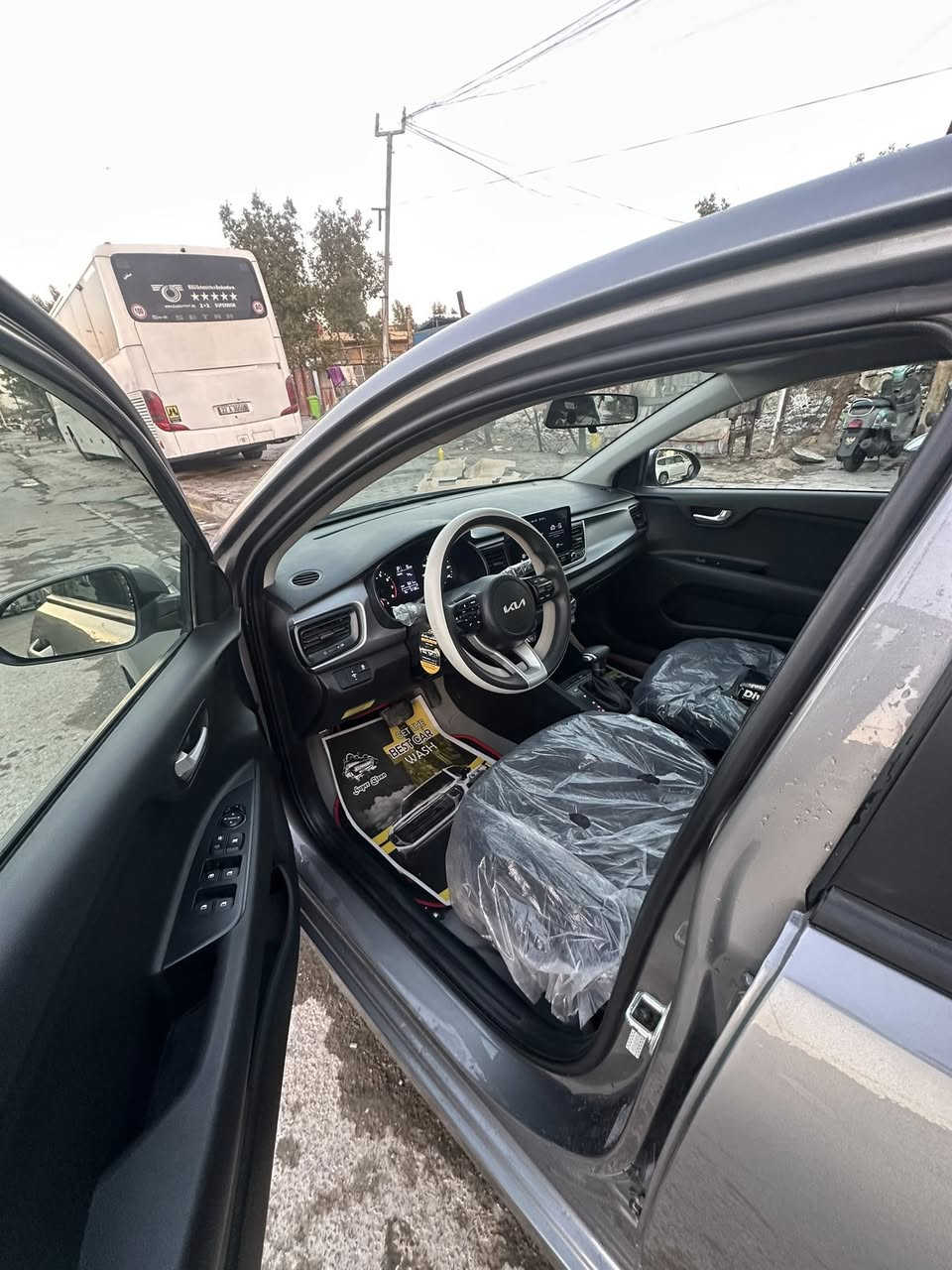 للبيع كيا ريو 2022
نظام قيادة سبورت SPORT وعادي

محرك 1600 

كاميرا خلفية دواره

مانع انزلاق

تحكم ستيرن جهتين

بلوتوث + مدخل USB

شاشة كار بلي بلادي

حادثها جاملغ وبنيد مابيها دواخل صوره الحادث موجوده   

السعر 112وبيها مجال بسيط 

السياره نضيفه بس مستعجل ع بيعتها 

رقم بغداد تحويل ثاني يوم 

للاستفسار ***********
