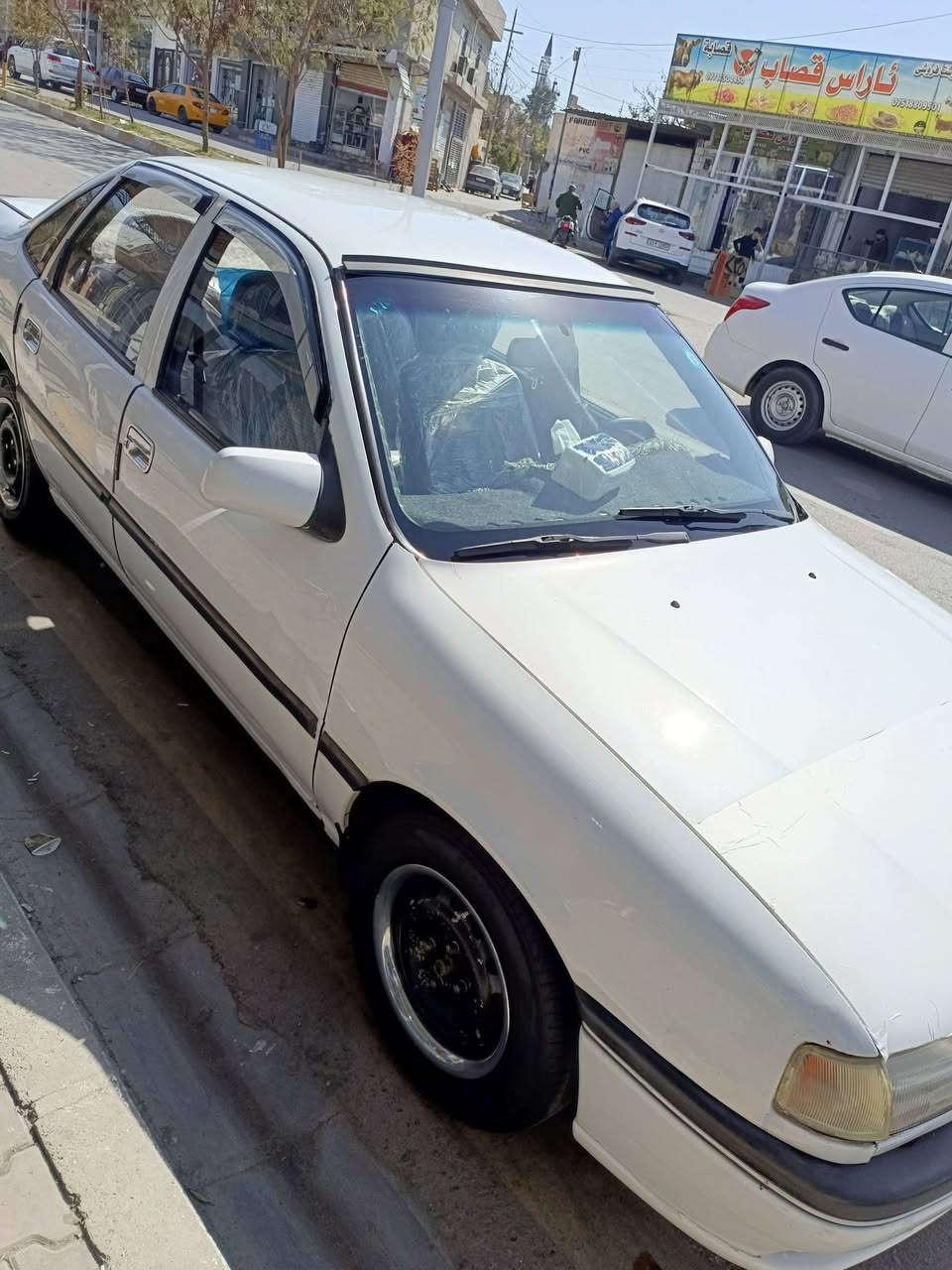 اوبل فكتر أ موديل ١٩٩٤ رقم و سنويه و هزة و فحص جديد حتا ٢٠٢٩ ب شرط تحويل باسمي. صبغ بيلادي  هلا لات مصالح. اربع سمعات جديد اربع ويل طايه جديد. اتوماتيك محرك ٢٠ . . ب شرط. كير و مكينه. كؤبؤن بنزين موجود  . رقم مووبايل ***********. مكان كركووك . سعر ٥٠ و بهامةجال
