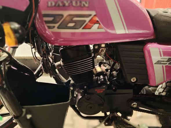 اسلام عليكم دايوان باسمي اي نقص ما بيها كامله مكمله دراجه ولا ربع اذب عليه كبالك اشغل او تشتغل بيها كلا ابلادي موديل 23 السعر 2600اوبيها مجال للطيبين مكاني الشعب او الطالبيه مستعجل علا بيعتها  رقمي *********** او اني خادم
