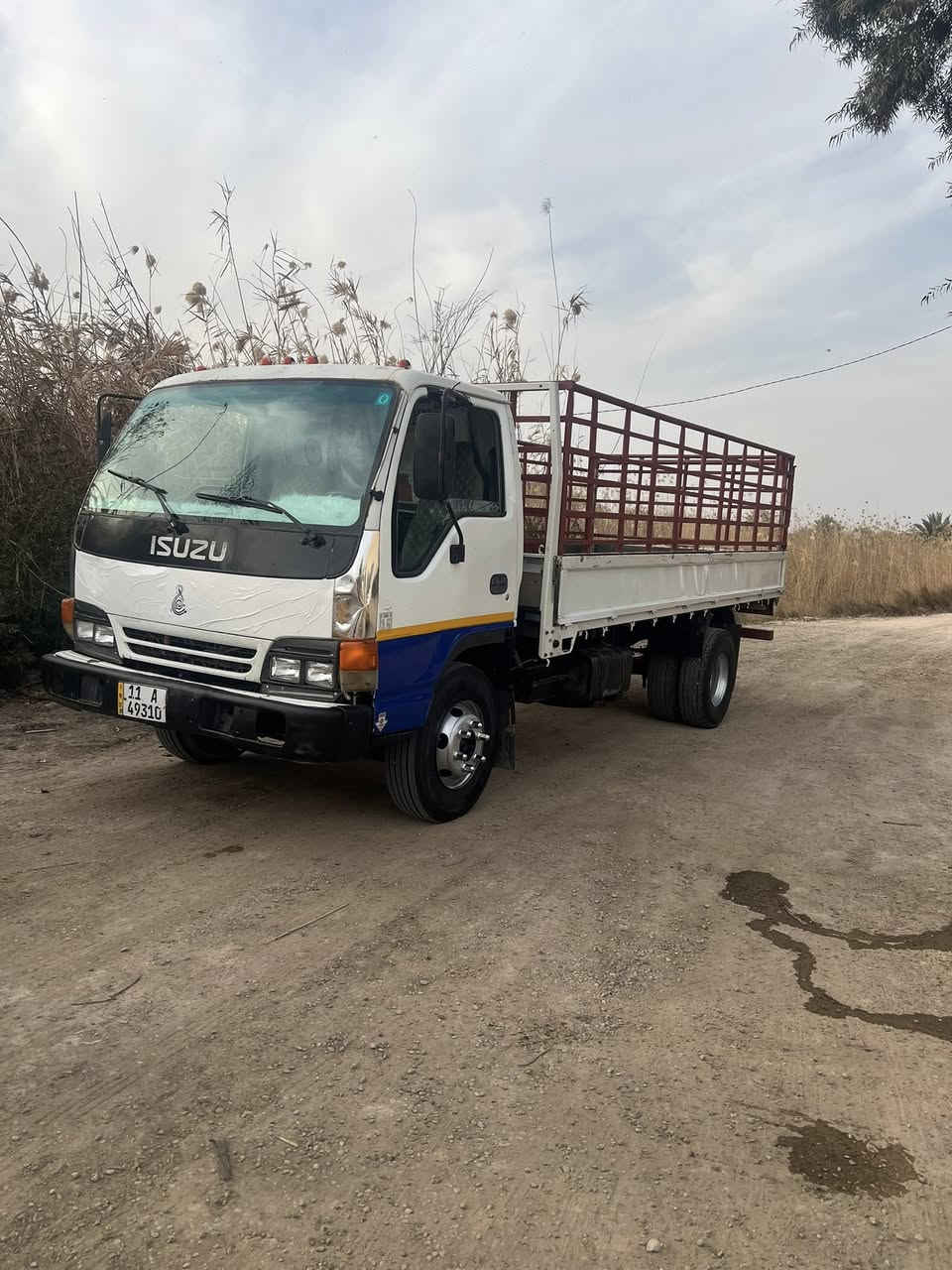 السلام عليكم كنتر ازوزه موديل ٢٠٠١ سياره جاهز طولهه ٥متر شاصي سياره بدون صبغ وقماره بدون صبغ مكاني كربلاء الحسينيه السعر ًًً.   (١٠٠)وبيهه مجال قليل تخم تاير ١٧ونص 
***********.         ***********
