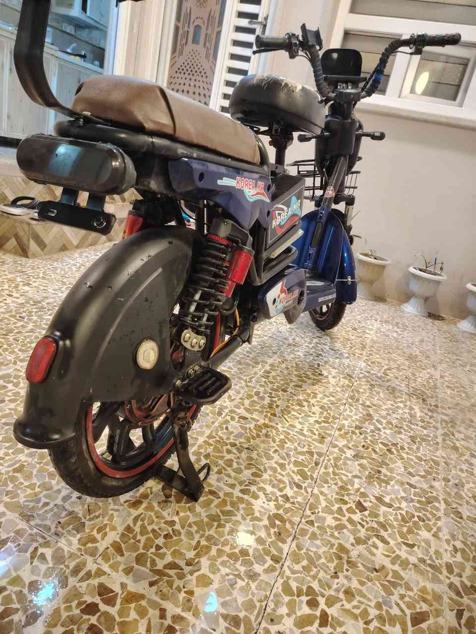 سلام عليكم شحن للبيع مستعجل على البيع
حجم 20
سرعة 99
4 بطاريات 
وبي بصمتين 
كلشي شغال بي 
سعر 125 وبي مجال 
موصل جانب ايسر ***********
