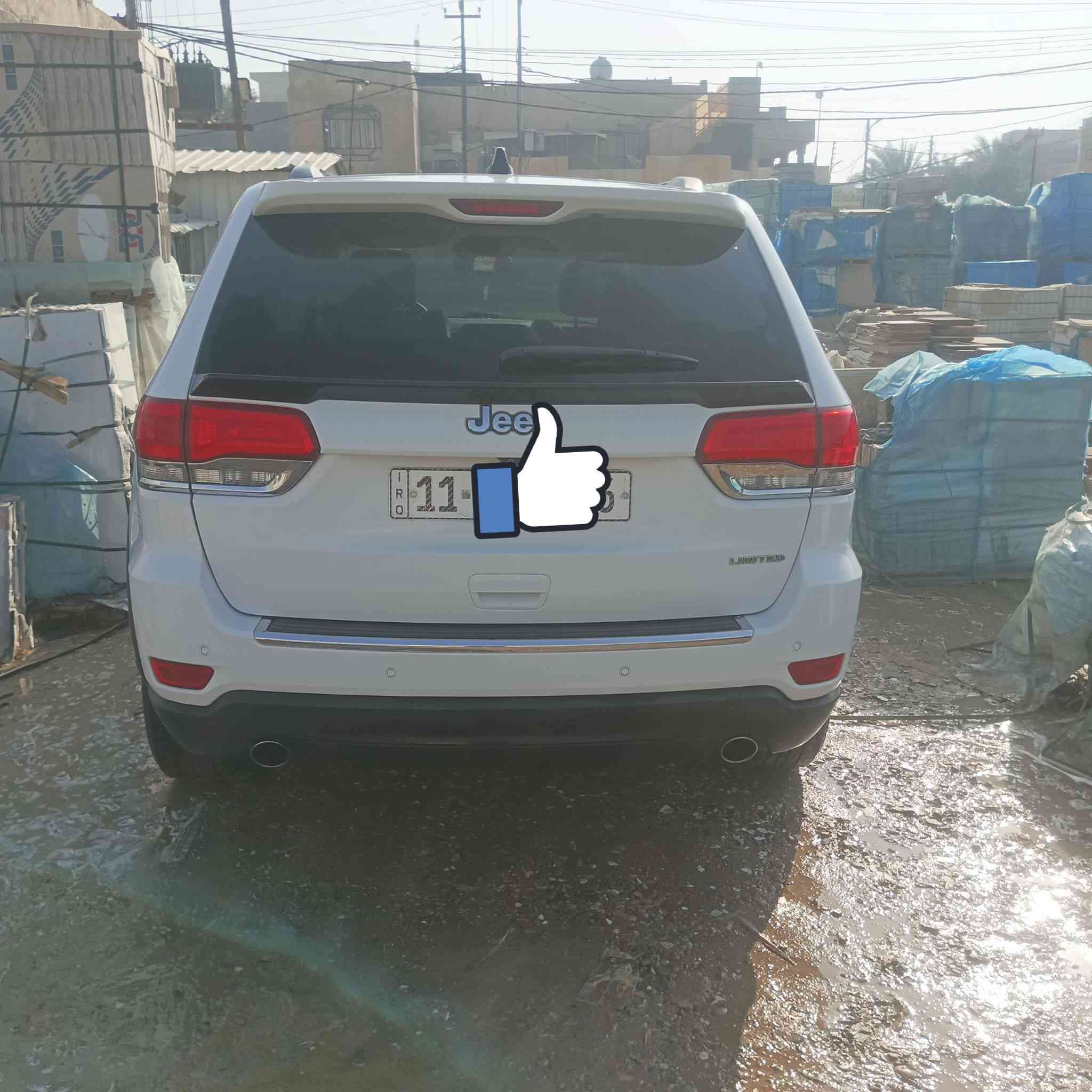 سلام عليكم 
للبيع جيب 
2014 
رقم بغداد دولي تحويل ثاني يوم 
وارد امريكي 
صور الحادث مرفق بل منشور 
محرك هيمي 
كير طياره 8نمر 
كير اكسل شاصي محرك كفاله على البرغي
العنوان صلاح الدين قضاء الدجيل 
***********
