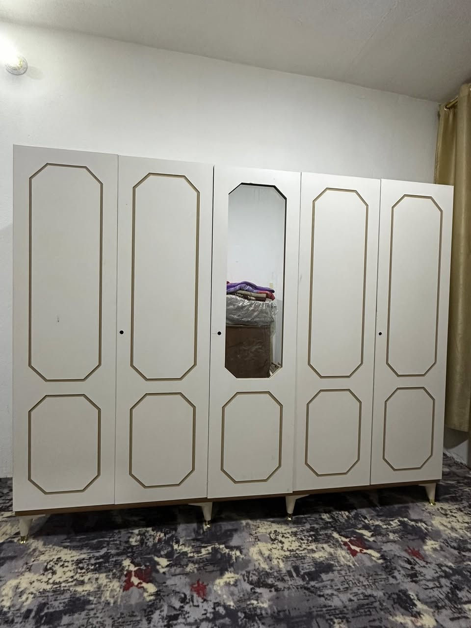 السلام عليكم غرفه نوم تركي جديده مامستخدمه نهائي السعر 800 وبيها مجال للتواصل على الرقم *********** العنوان بابل الشوملي شرط جديده الغرفه مامشدوده فقط شديت الكنتور للعرض
