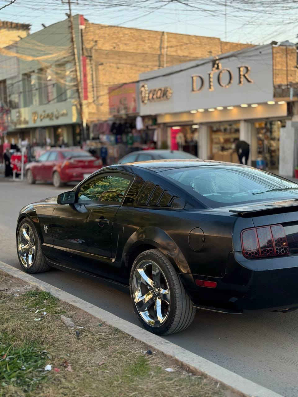 سلام عليكم
موستنج 2009 
كير محرك كفالة
 تبريد محور چارجر يعني ثلج   
مواصفات 
1 مري كهرباء 
2 داخل جلد ماروني
3 تحكم ستيرن جهتين 
4 كشن السايق كهرباء 
5 انارة داخلية بلادية 5 الوان 

الأضافات 

1 كامرة خلفية 
2 ويل كب حجم 20 كروم  
سيارة مال بيت مداخلة استعراض نهائياً ولا معدل عليهة بلادية 

السيارة مكفولة من الضربة غير ضربه بالدواسه الايمن 
داخلة كلين 
وهنا بلعراق 
نصبغت حزام  للجمالية  

السعر    68 $   وبيهة مجال بسيط 

بغداد الطالبية مقابل مسبح الصفا 
***********
