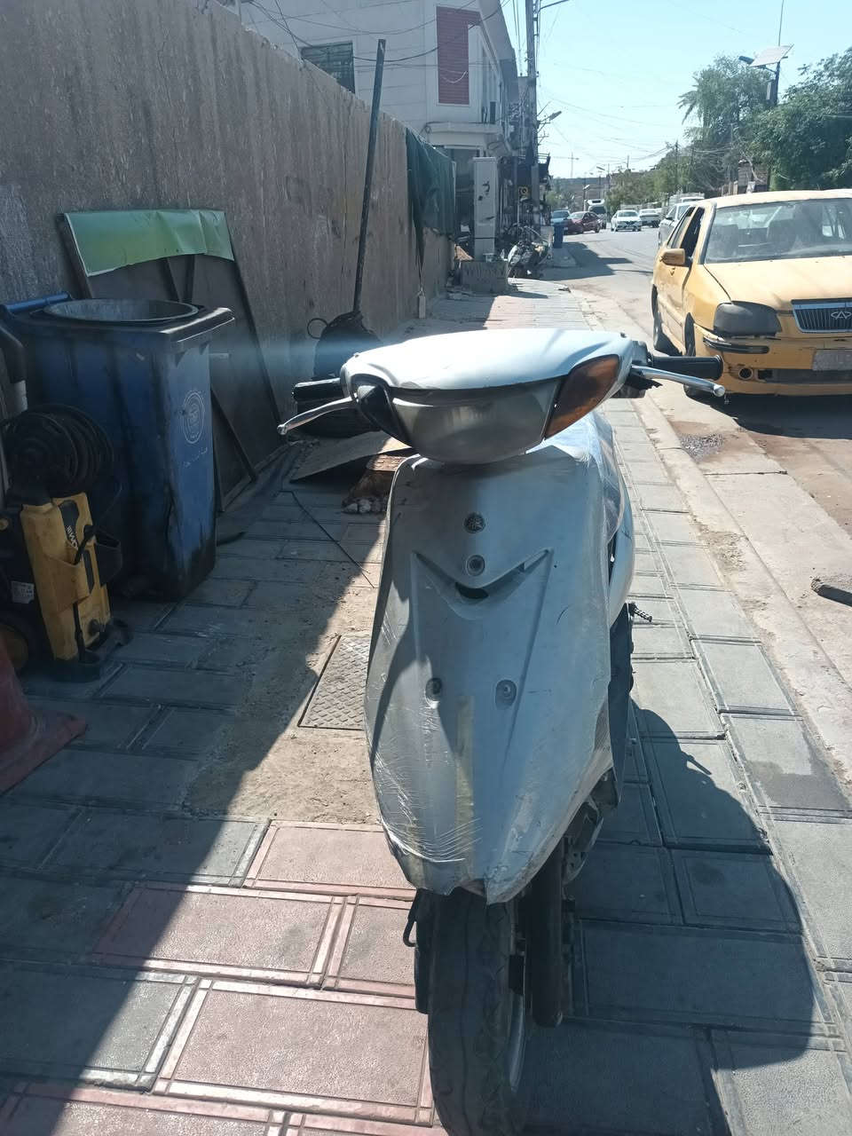 السلام عليكم دراجه عصفوريه كامله كهربائيات سلف وهندر قفل صندوك وقفل استيرن شغاله خير من الله نقصها بس كفرات السعر ١٧٥ مكان بغداد الطوبجي ***********
