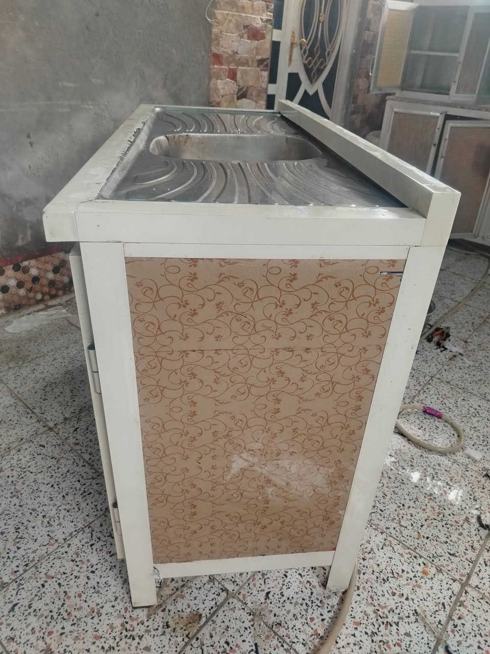 كاونتر للبيع ٣قطع السنگ تسگام  والكاونتر الارضي كرانيت ب١٢٥ ناصريه الاسكان ***********
