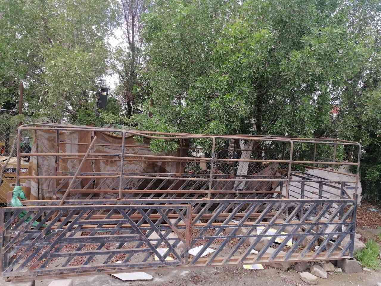 محجر للبيع طابقين
طول ٥متار العرض متر ونص
السعر ٣٠٠وبي مجال 
***********
