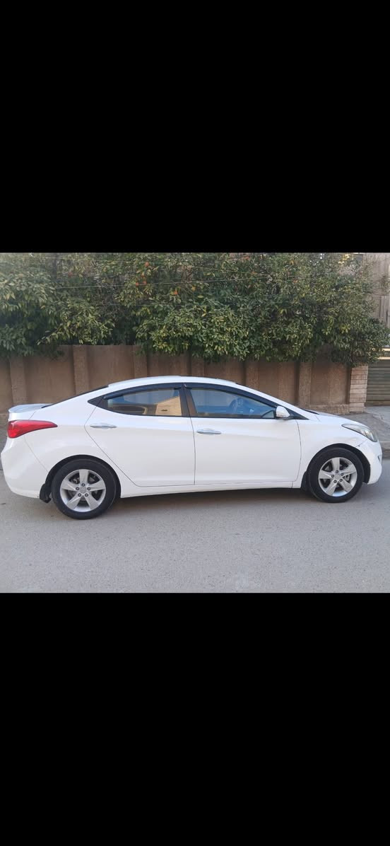 سلام عليكم النترا للبيع 2014 مكفولة ظربة صبغ بارد عدا طخة خفيفة بخشم الجاملغ الامامي الايمن مكينة1800 مكينة وكير مكفولات صدر امامي وخلفي جديد اتصال*********** واتساب موجود ماشية 112الف مكان السيارة بغداد البياع
