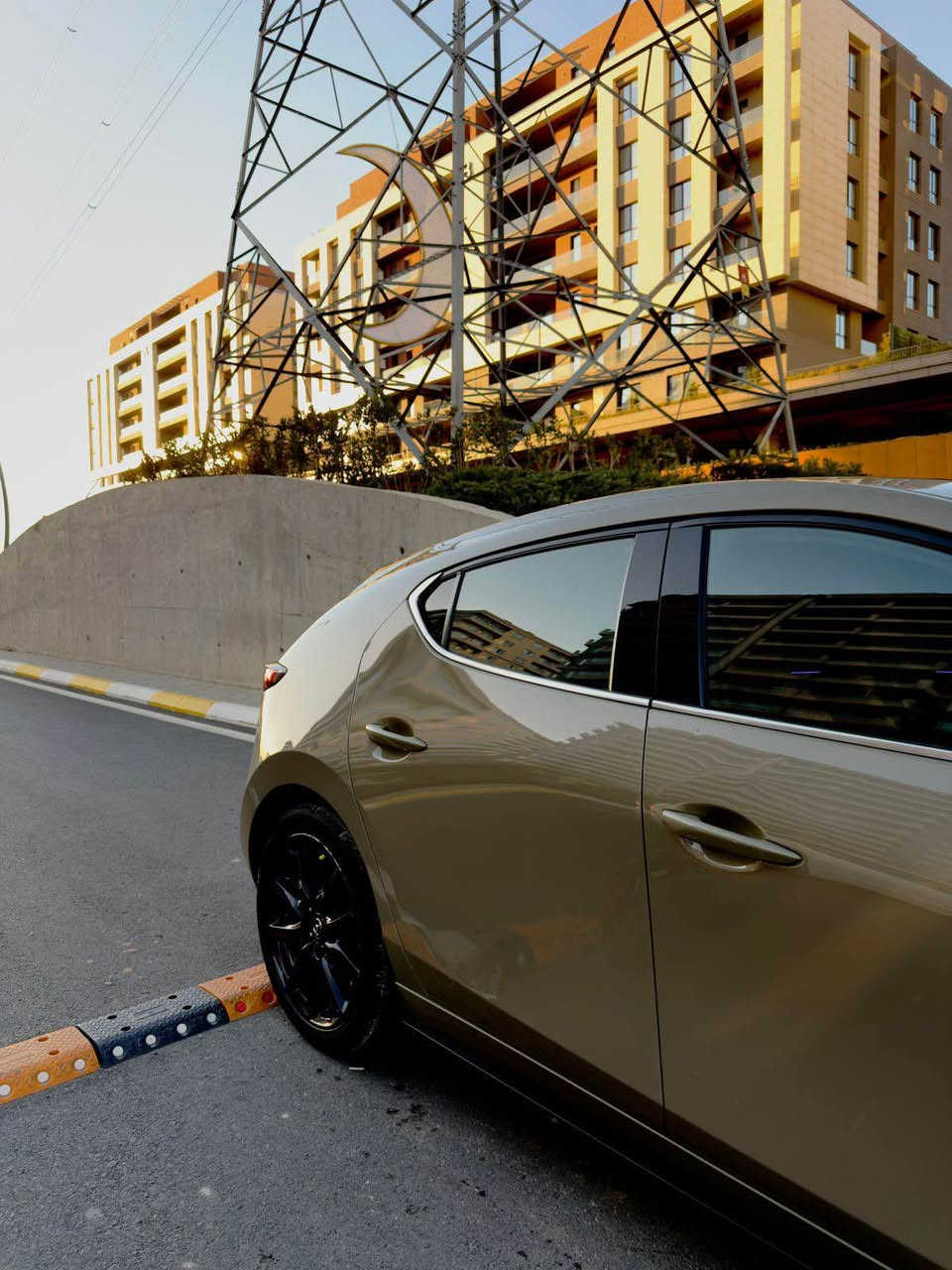 Mazda 3 prefferd  sport 2.5 torbo awd model 
2024
‎مەکینە ٢.٥ تۆربۆ 
‎ ڕەنگی عەسکەری٢٤٠٠٠ کیلۆمەتر دوپارچە بۆیاخە
(JM1BPBYY9R1701086)  
‎مواسەفات فولل
‎سلاید  
‎کوشن هیتەر
‎کوشن خەزن 
‎ڕادار ئۆتۆ ستۆپ 
‎ڕاداری خەتی جادە 
‎ڕاداری ناو چەی کوێر 
‎فلچەی جام قەترە 
‎چوار جام فول ئۆتۆ
‎ئۆتۆ هۆڵد 
‎حاسە
‎برێک بەسمە
‎بەسمە 
‎دەرگا بەسمە 
‎لایت فول لید 
‎فڵچە ئۆتۆ لەگەڵ باران خێراو خاو ئەبێتەوە
‎کوشن جڵدی کرێمی
‎کامێرا
‎تەبرید دوو بەش
‎کار پلەی 
‎ئەندرۆید پلەی
داژبڵ و کوشن ئەلکەنتارا 
‎زۆر مواسەفاتی تر
ڕەقەم سلێمانی ماڵی دۆستە 146گەڵاو مەجالێکی برایەنە
***********
*********** السليمانية, العراق
