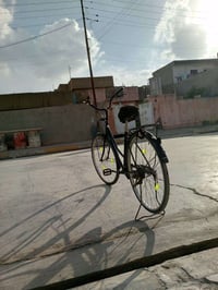 سلام وعليكم بيسكل للبيع موديل 2022 نضيف كلش مابي اي شي الشراي يجي هنا ...