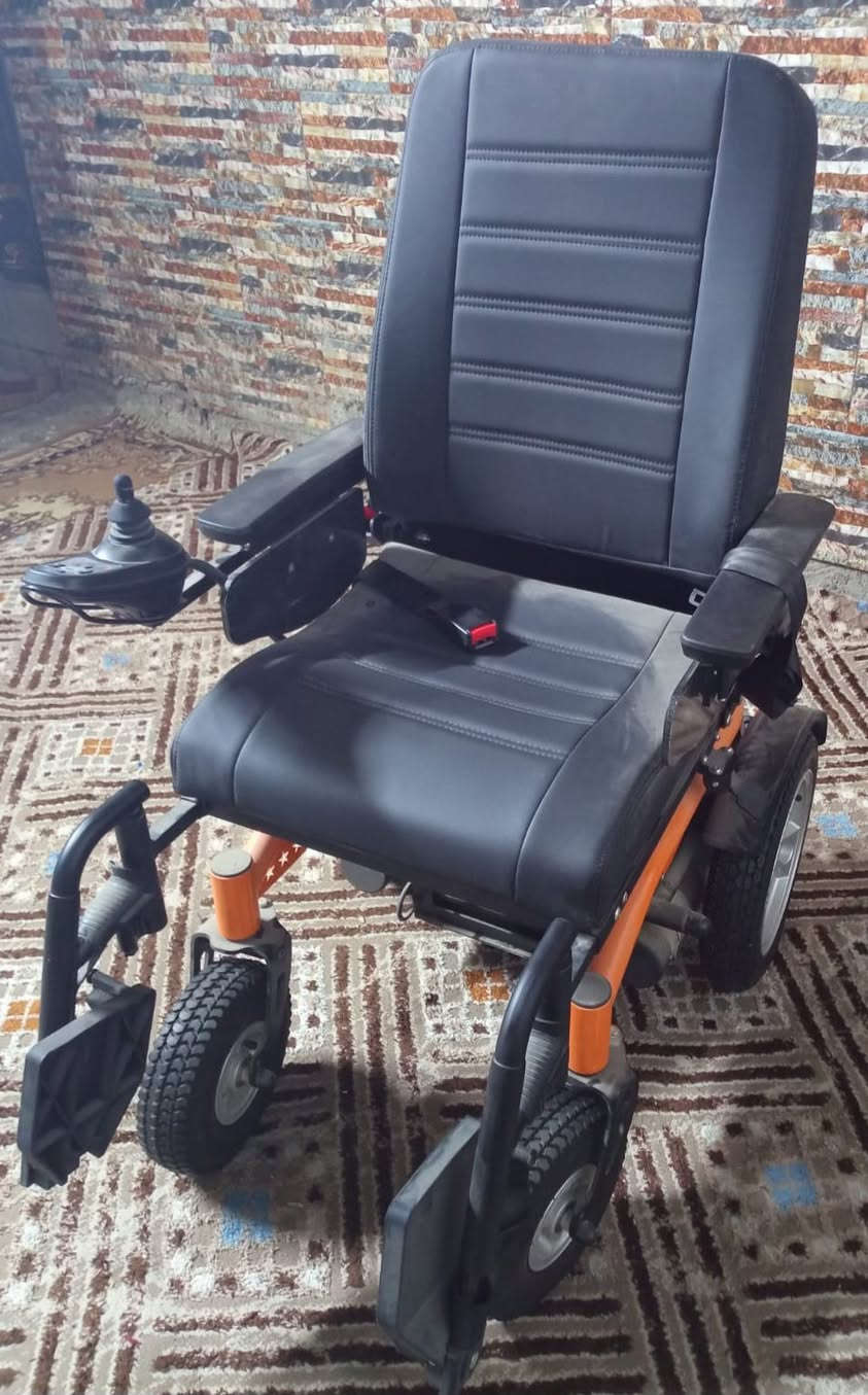 السلام عليكم 
للبيع عربانه شحن جديده ممستعمله مكاني الشعله السعر ٦٠٠ وبي مجال ***********
