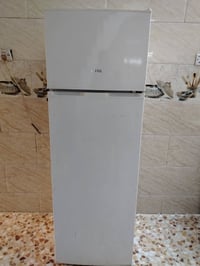 ثلاجه للبيع عنوان البلديات حي تراث السعر 125 تواصل واتساب 07779731743