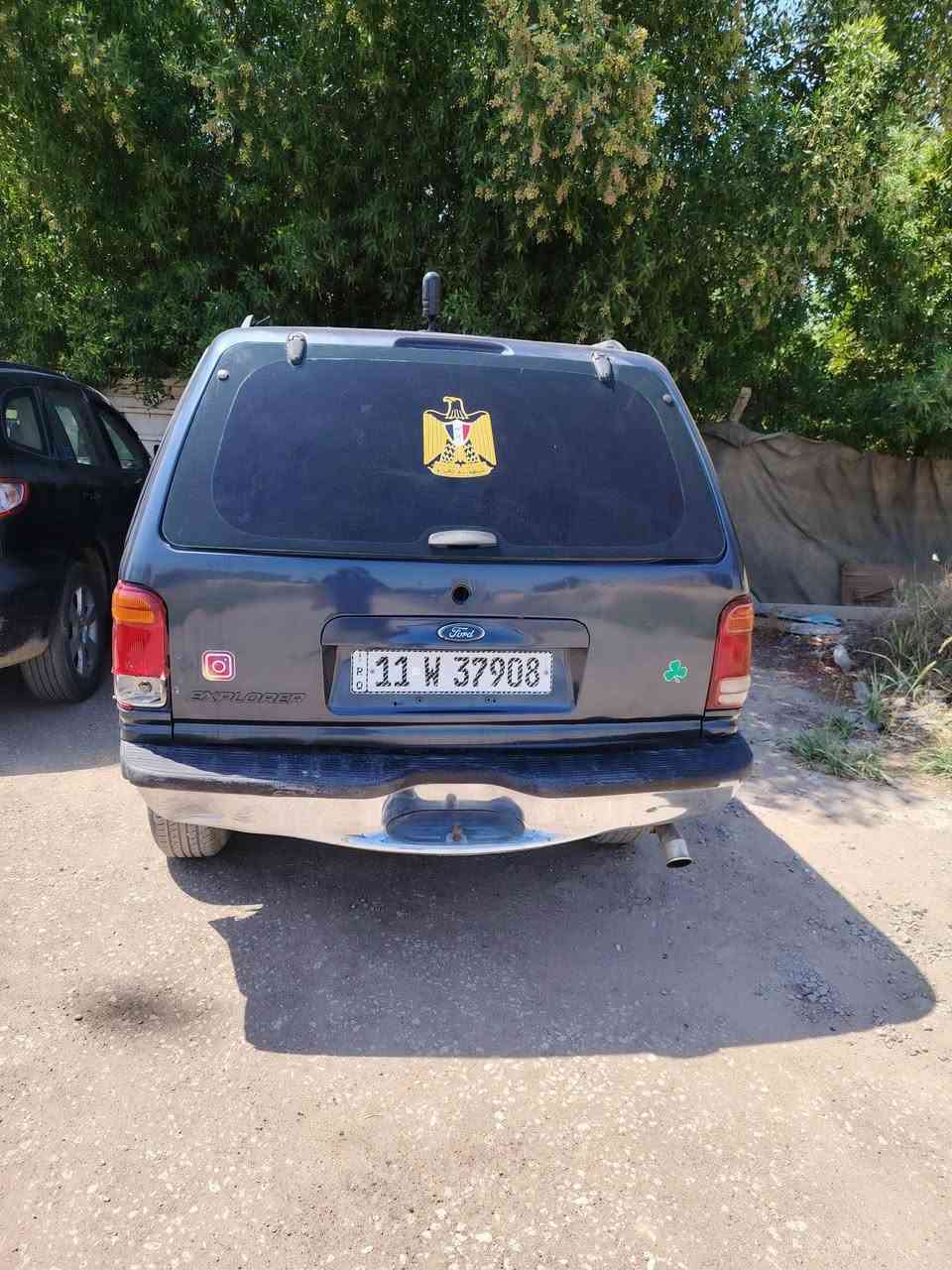 السلام عليكم للبيع فورد اكسبلور 1998 لون نيلي كشره نضيف جدا  مكينه VVT-l فيشه وبطل مكينه وكير وحداديه بالكارتون تخم تاير جديد غرفتها جديده منضومه زنون جديده رقم بغداد مشروع وطني رقم بغداد انكليزي   السياره  بيها صبغ عام للجماليه اثر جراد فقط السياره جاهزه  السعر 53 بيها مجال عنوان بابل الحله ***********
