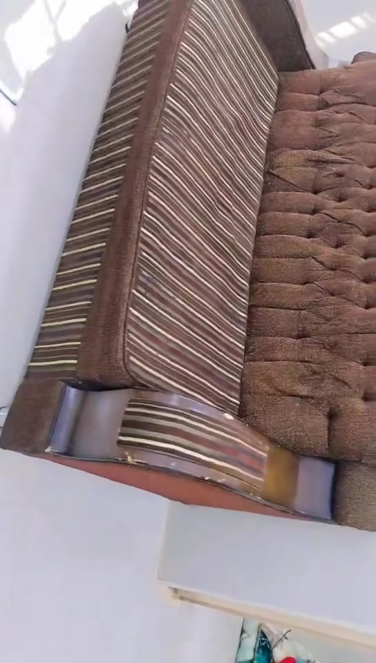 سلام عليكم طخم للبيع 5 قطع
طبلات العدد 2
*********** اتصال
