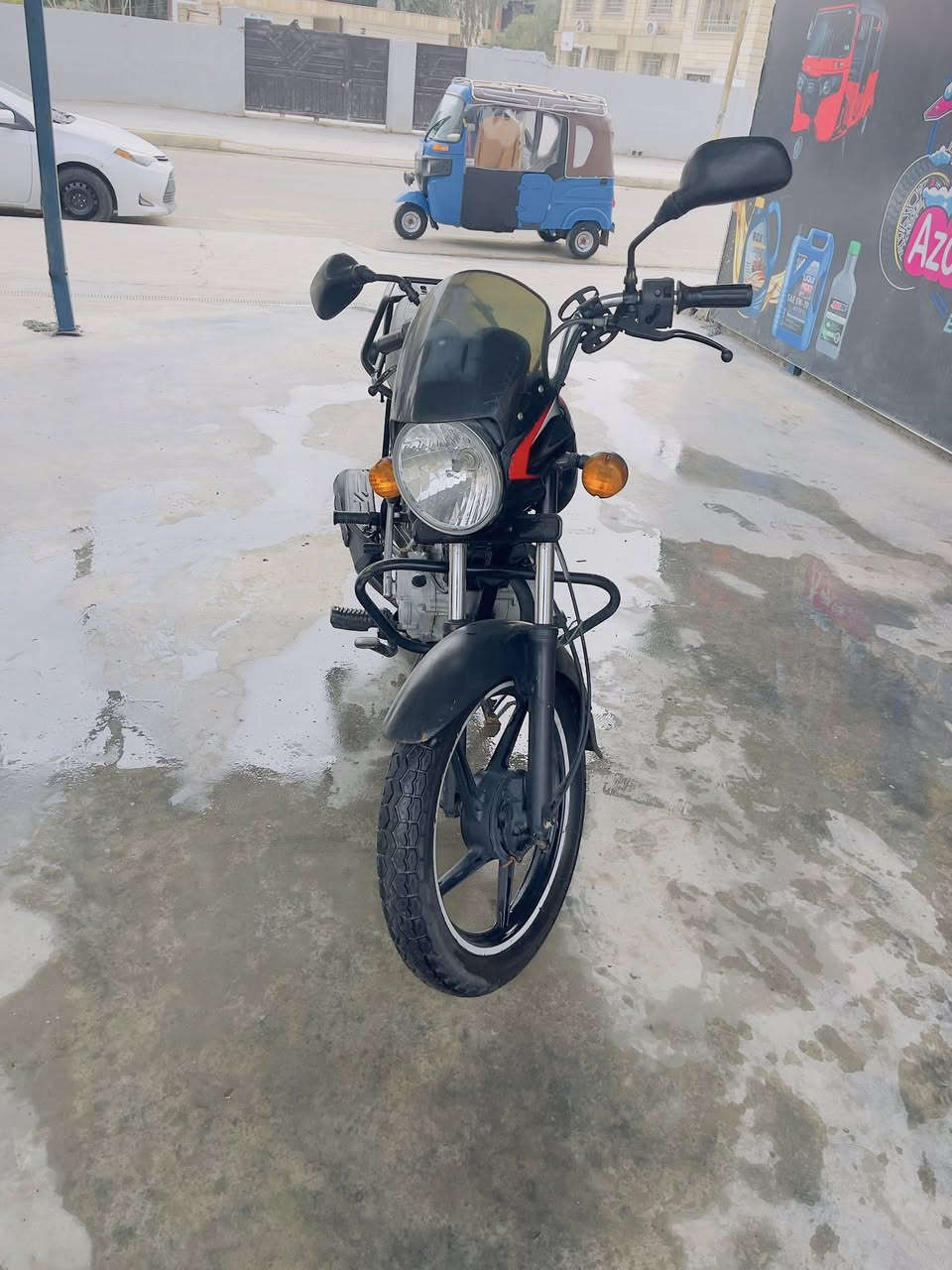 السلام عليكم شباب دراجة بوكسر للبيع موديل 22 
سنوية بسمي وتحويل ثاني يوم 
مكاني بعقوبة 
***********
